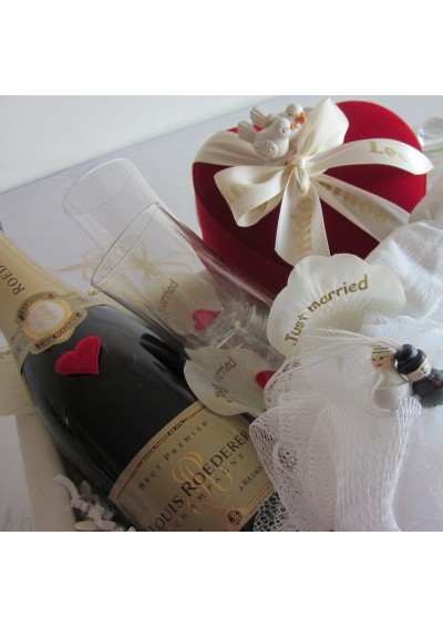 champagne wedding gift basket