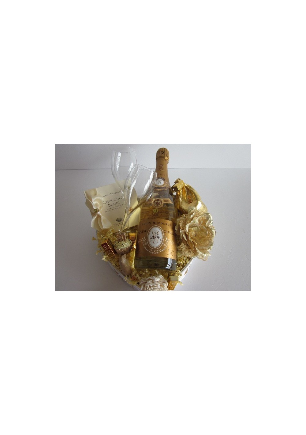 gift basket gold wedding 