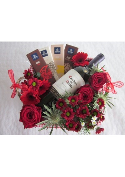 Birthday gift basket - bouquet of flowers