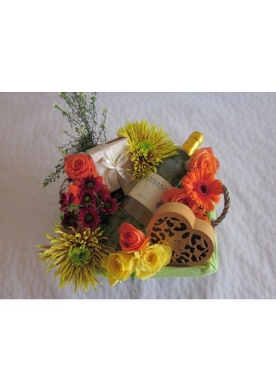 Geschenkmand met geweldige Sauternes en bloemen