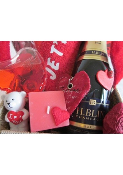 Valentine'day -gift basket