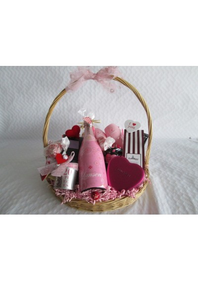 Gourmet wedding gift basket