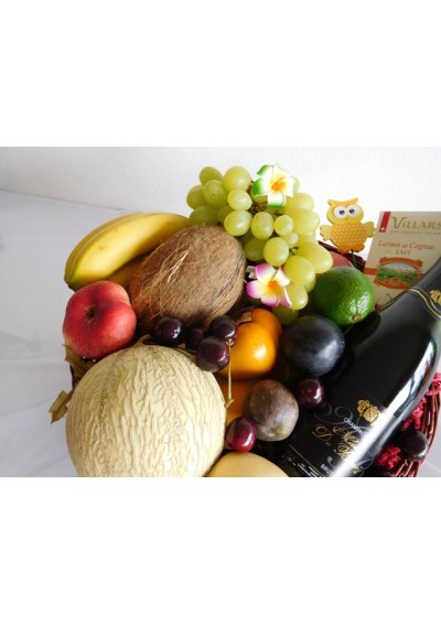 mand met fruit en chocolade Zwitserland