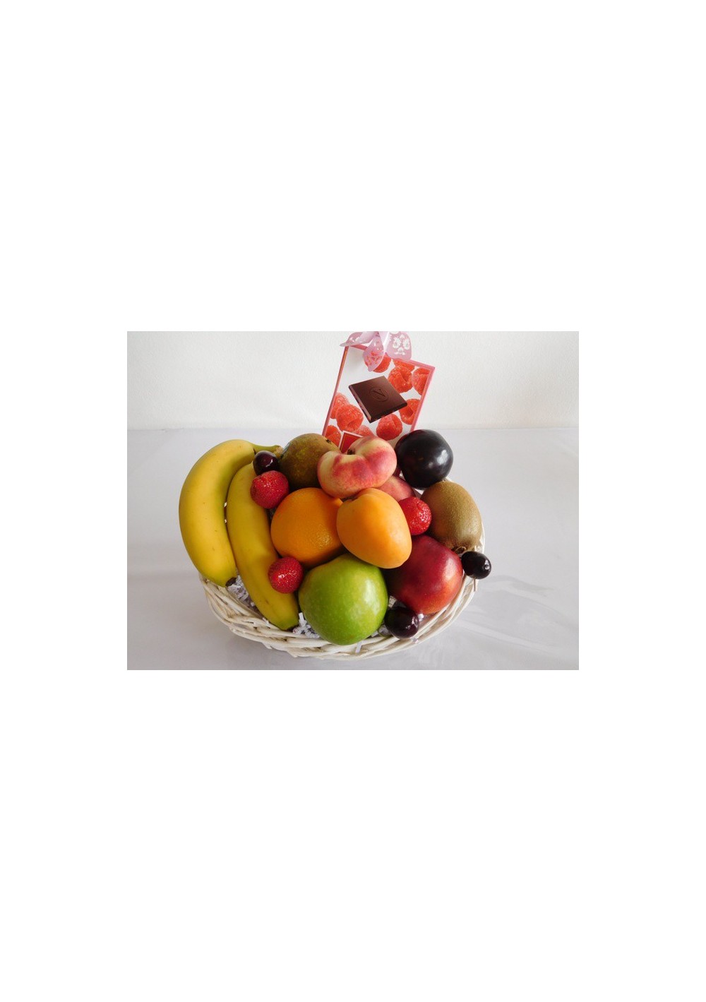 mand met fruit en chocolade Zwitserland