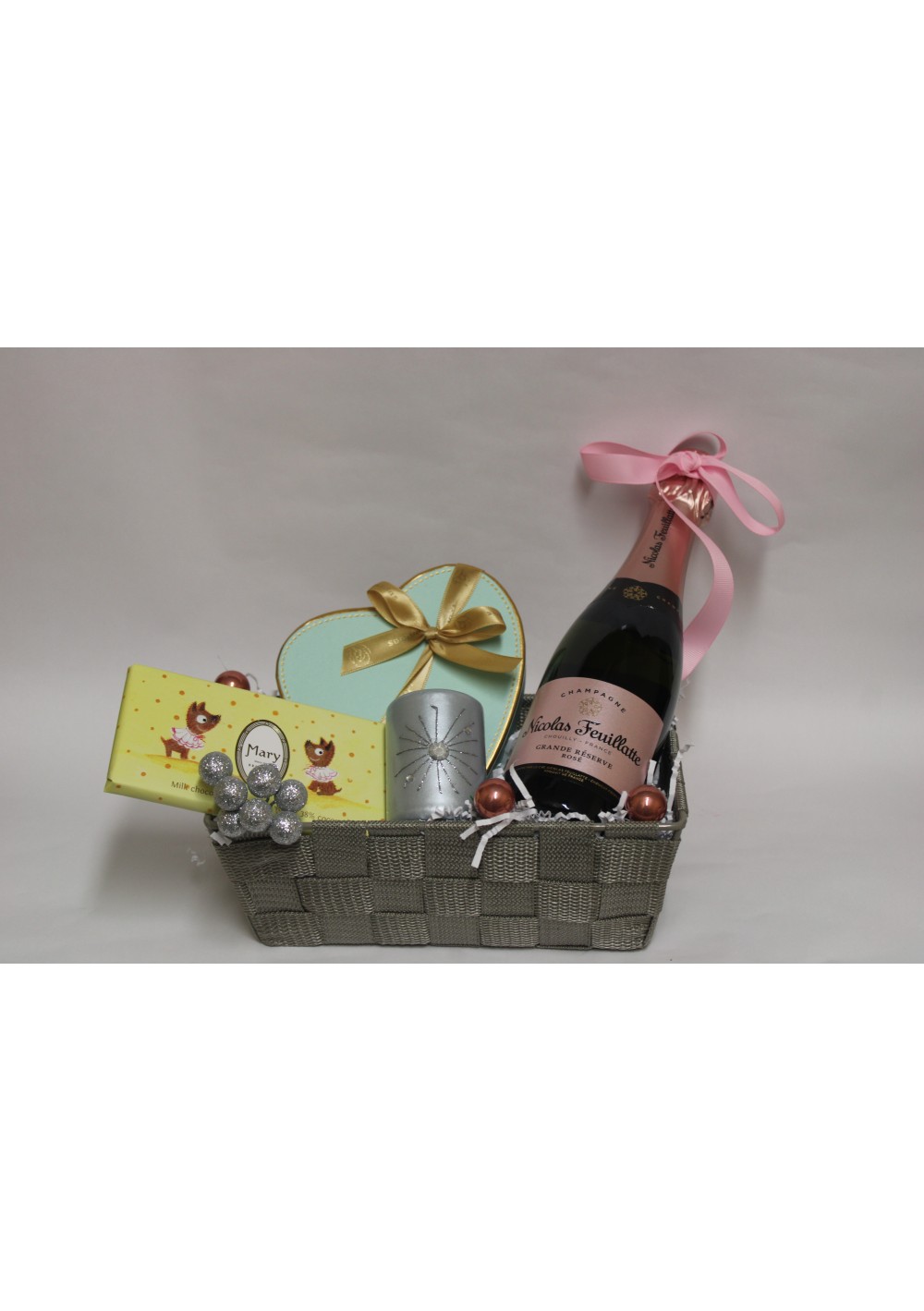 Christmas gift basket - Nicolas Feuillatte rosé