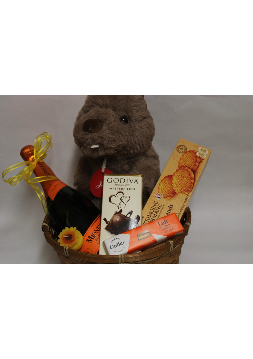 Birth gift basket