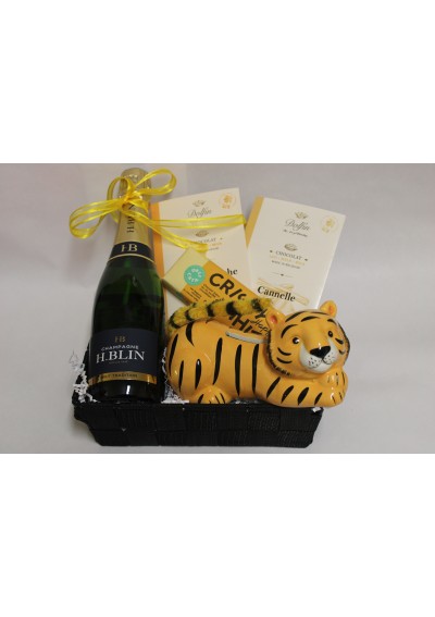 Little lion cub - Birth gift basket