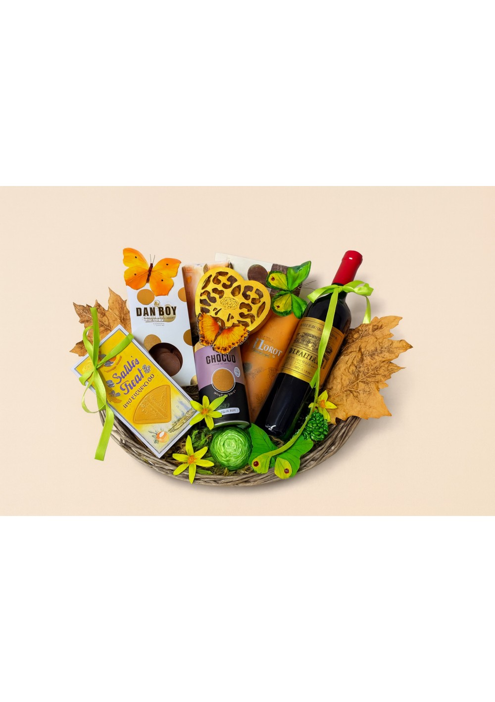 Gift-basket-Margaux-2000-wine-and-Belgian-chocolates.jpg | Gift basket Margaux 2000 with wine and Belgian chocolates