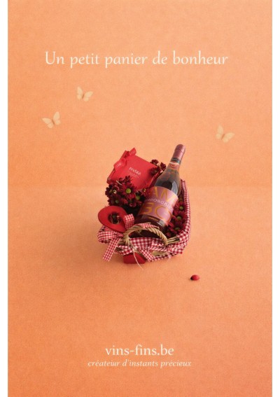 rose-petillant-panier-cadeau-amboscato-neuhaus-FR.jpg | Panier cadeau fleurs rouges avec pétillant rosé et pralines Neuhaus