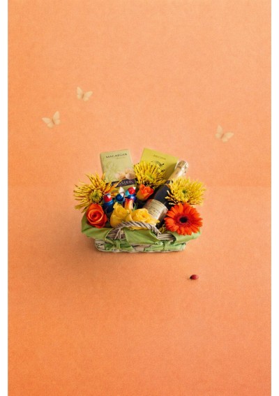 mandarins-colores-roederer-godiva-FR.jpg | Panier cadeau fleurs avec Champagne Roederer et chocolats Godiva