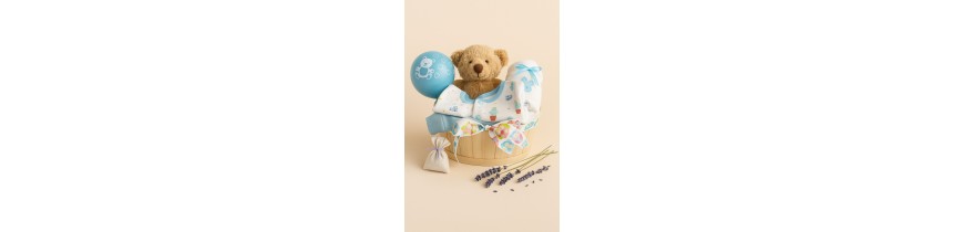 Paniers Naissance Garçon – Cadeaux bébé garçon personnalisés & prêts-à-offrir